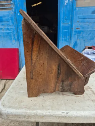 Atril de nogal siglo XVIII