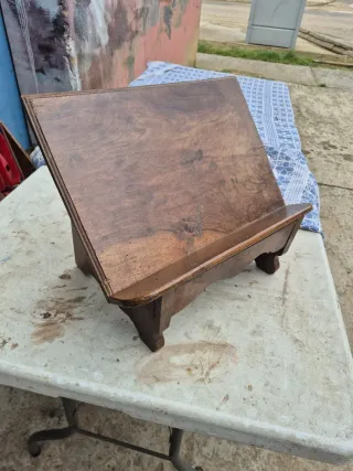 Atril de nogal siglo XVIII