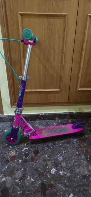 Patinete infantil morado y rosa