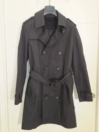 Abrigo Zara Negro con Cuello Peludo