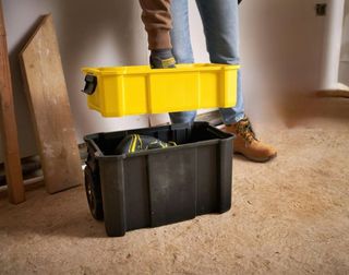 Caja de herramientas Stanley con ruedas