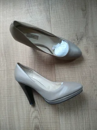 Zapatos de tacón Zara piel talla 39