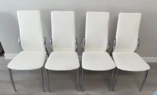 Mesa blanca extensible con 4 sillas