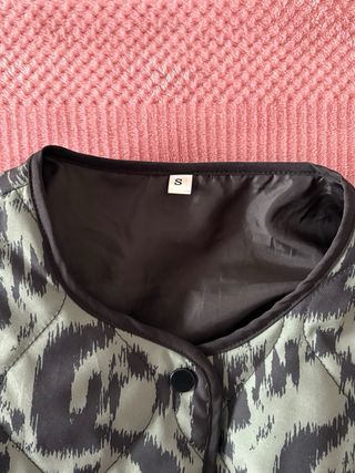 Chaqueta acolchada verde y negra