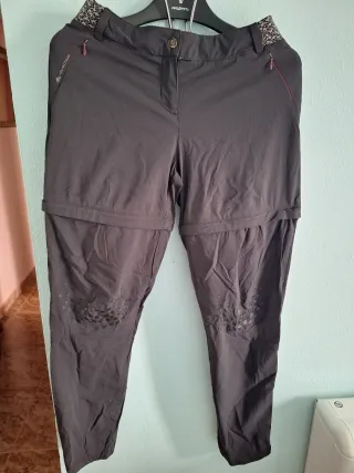 Pantalón convertible Quechua Talla S Negro