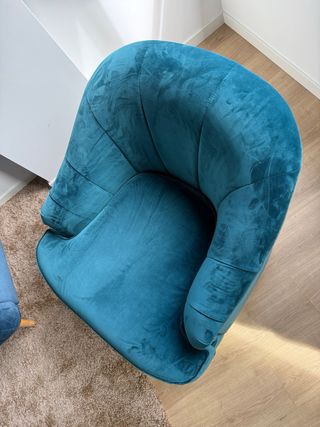 Butaca terciopelo azul con base dorada