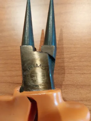 Alicate IRIMO punta redonda aislada 16 cm