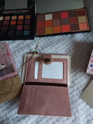 Lote paletas maquillaje y Cartera de Sweet&candy