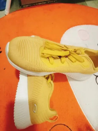 Zapatos Skechers Amarillos