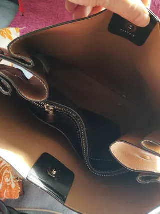 Bolso Beige y Negro con Asa Trenzada