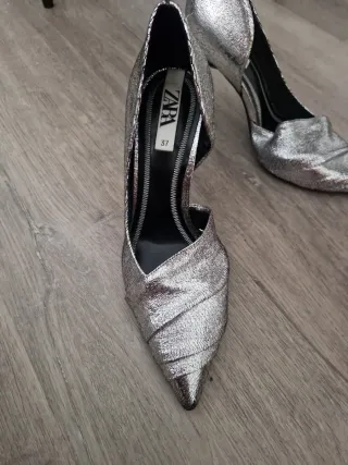 Zapatos de tacón Zara plateados talla 37
