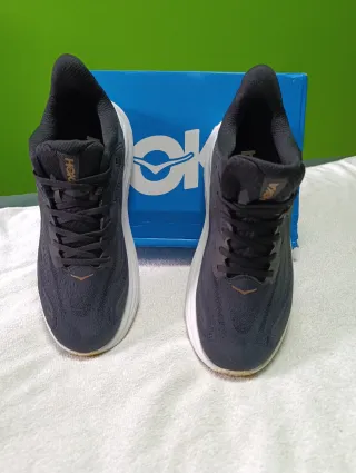 Zapatillas Hoka Clifton 10 Negro/Dorado