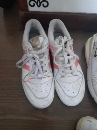 Lote Zapatillas Nike y Adidas Blancas