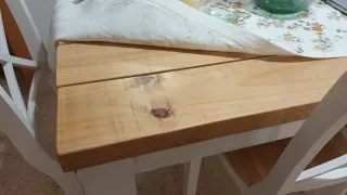 Mesa de madera rústica