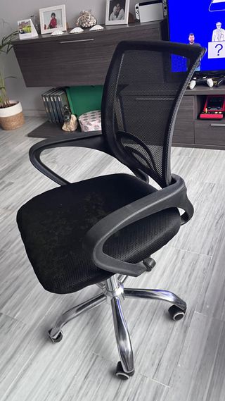 Silla de oficina negra