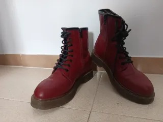 Botas marca Xti  Burdeos Talla 39