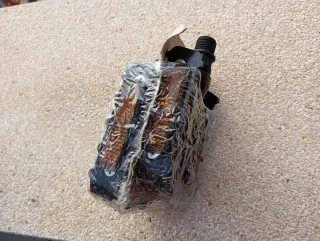 Pedales Plataforma Metálicos WELGO