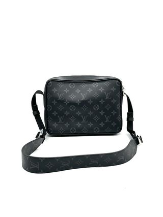 Louis Vuitton Discovery Messenger Bag