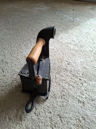 Plancha antigua de hierro