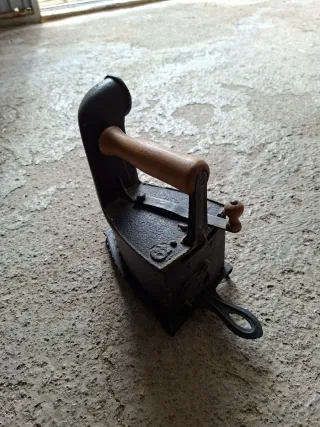 Plancha antigua de hierro