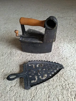 Plancha antigua de hierro