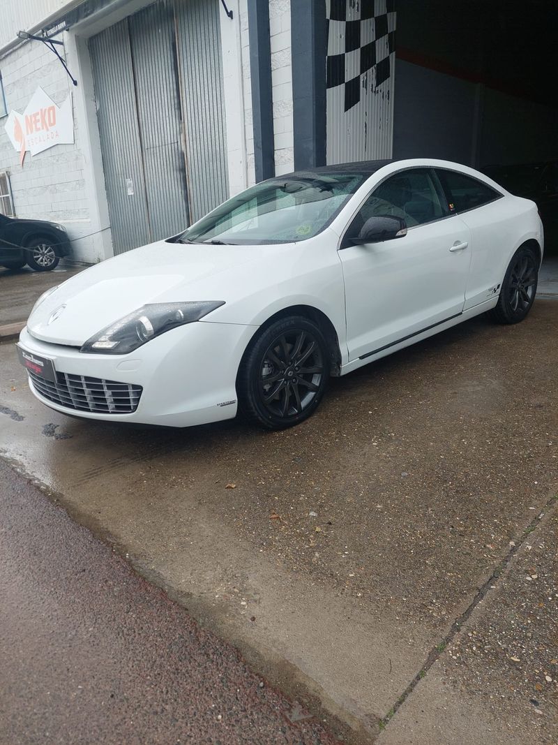 Renault Laguna 2012 - foto 1