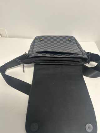 Riñonera Louis Vuitton FALSA
