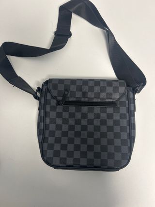 Riñonera Louis Vuitton FALSA