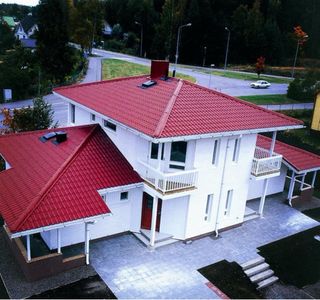 Trabajos de tejado, reparación y canalones.”