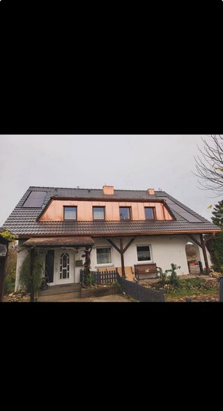 Trabajos de tejado, reparación y canalones.”