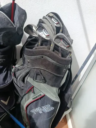 Bolsa de palos de golf y accesorios