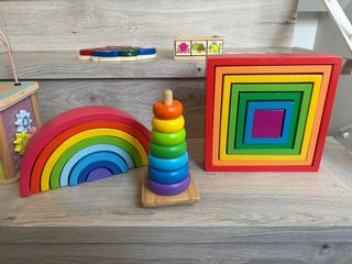 Juego Montessori Arcoíris y Cuadrados