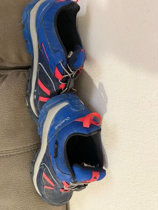 Zapatillas niño montaña azul/fucsia