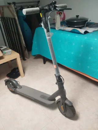 Patinete Eléctrico Gris