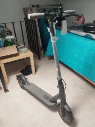 Patinete Eléctrico Gris