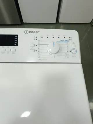 Lavadora INDESIT Carga Superior 6kg A+++