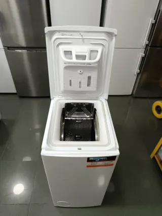 Lavadora INDESIT Carga Superior 6kg A+++