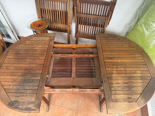 Mesa de teca y sillas