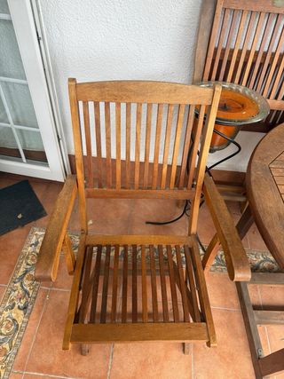 Mesa de teca y sillas