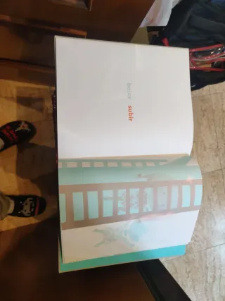 Libro infantil Hola Adiós