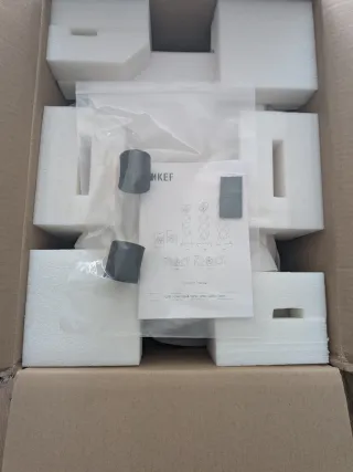 Altavoces KEF Q150 Blancos, nuevos en su caja