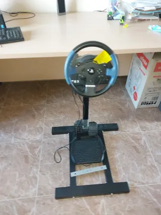 Volante Thrustmaster para PS4/PS5