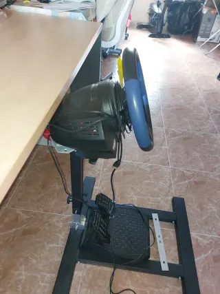 Volante Thrustmaster para PS4/PS5