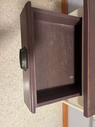 Mesita de noche de madera