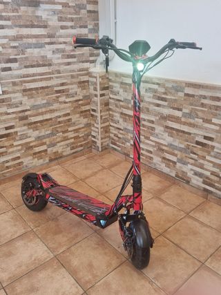 Patinete eléctrico deportivo