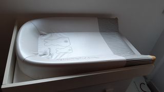 Cambiador de bebé blanco