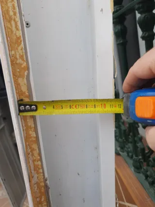 Puerta balconera aluminio con cristal