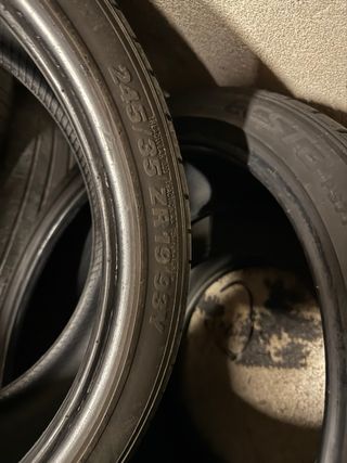 Neumáticos 245/35/19