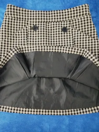 Minigonna a quadretti beige e nero