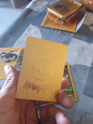 Cartas Pokémon Oro Pikachu, Mew, Zekrom, Charizard